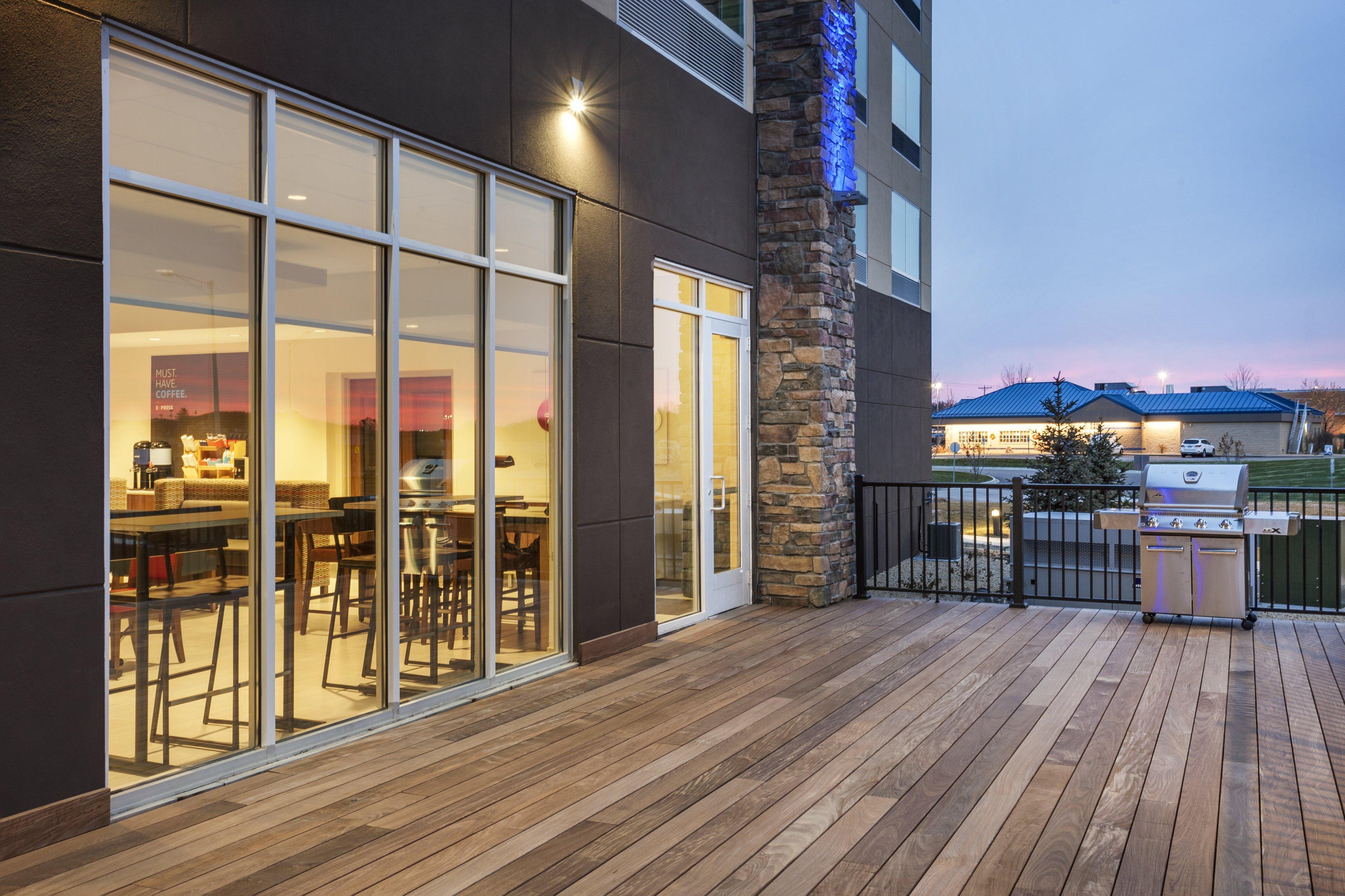 Holiday Inn Express & Suites - Hudson I-94 By Ihg Exterior photo